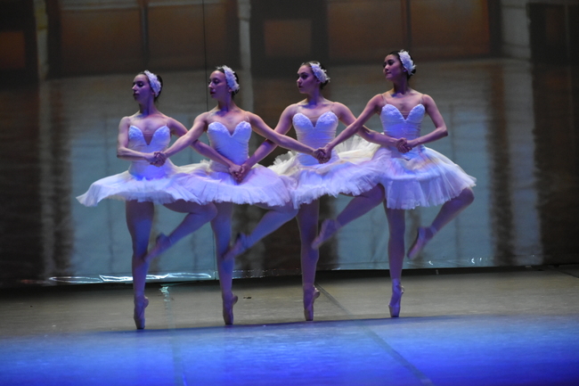 Фрагменти от балетни класики и модерен балет съчетава новата танцова гала вечер на Държавна опера - Бургас