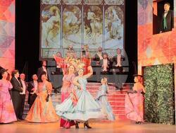 „Веселата вдовица“ в Музикалния театър, снимка – Музикален театър/ Георги  Илиев