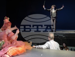 „Веселата вдовица“ в Музикалния театър, снимка – Музикален театър/ Георги  Илиев