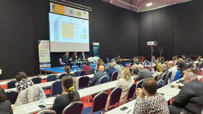 Зам.-министър Дора Янкова: Общините с проектна готовност могат да сключват договори за саниране на блокове по Етап 2 на ПВУ