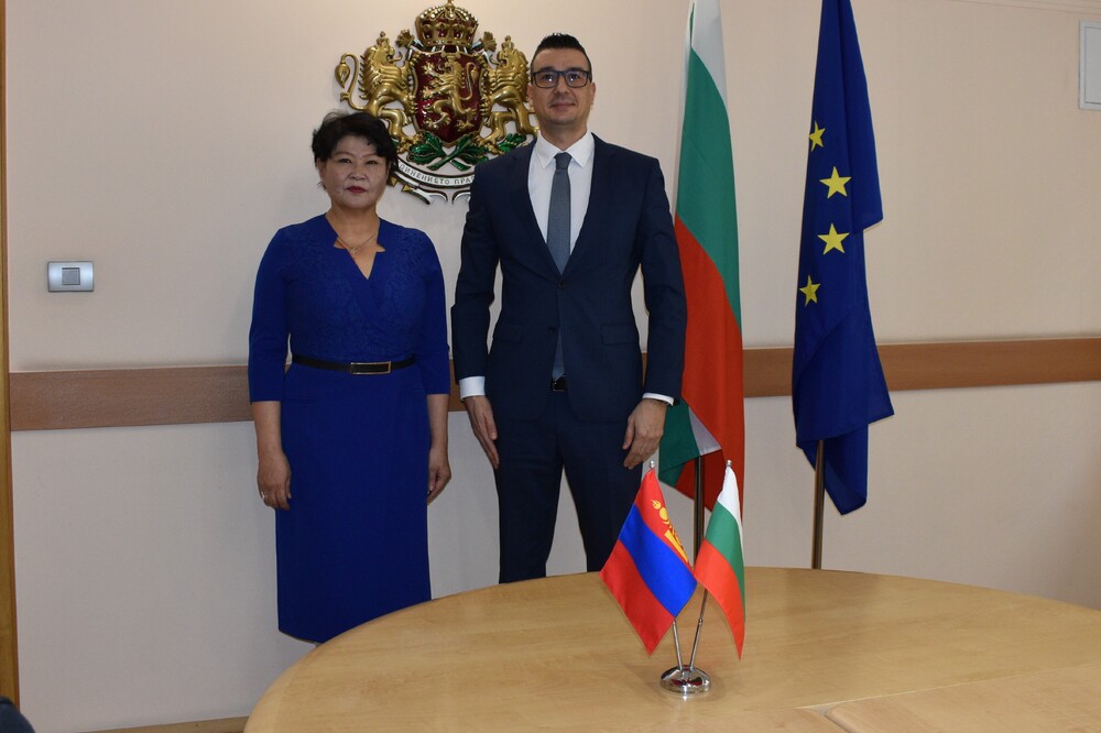 Bulgaria’s Economy Minister, Mongolia’s Ambassador Discuss Opportunities for Expanding Economic Cooperation