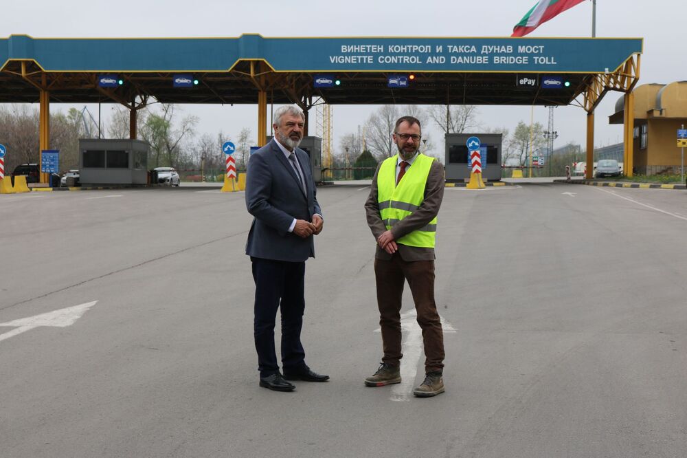 ОА Русе: Без задръствания и струпвания на автомобили по пътищата в Русенско след затварянето на Дунав мост 