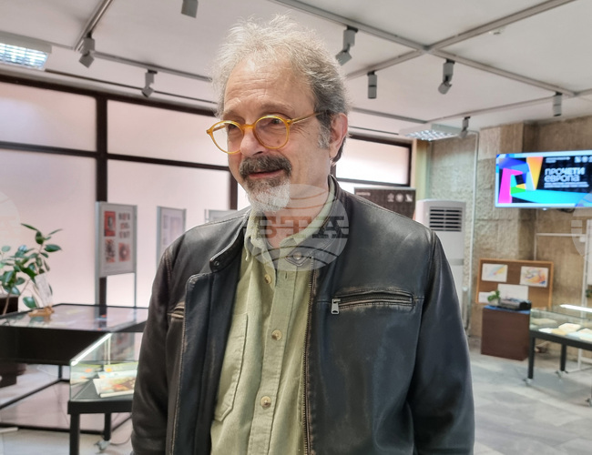 Важни са книгите и авторите, няма значение тяхната националност, каза за БТА преводачът Георги Ангелов