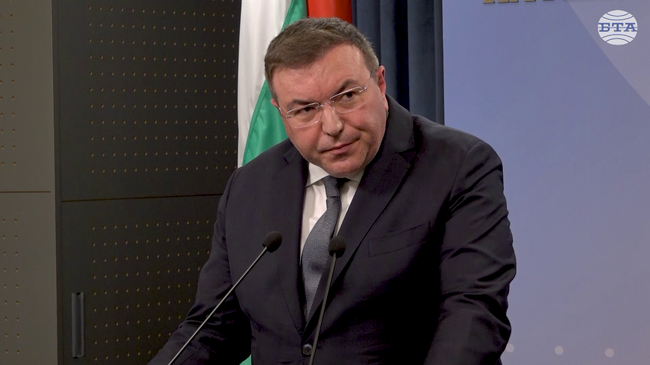 Костадин Ангелов призова здравния министър да свика експертните съвети по педиатрия и имунология заради случаи на менингококова инфекция у нас