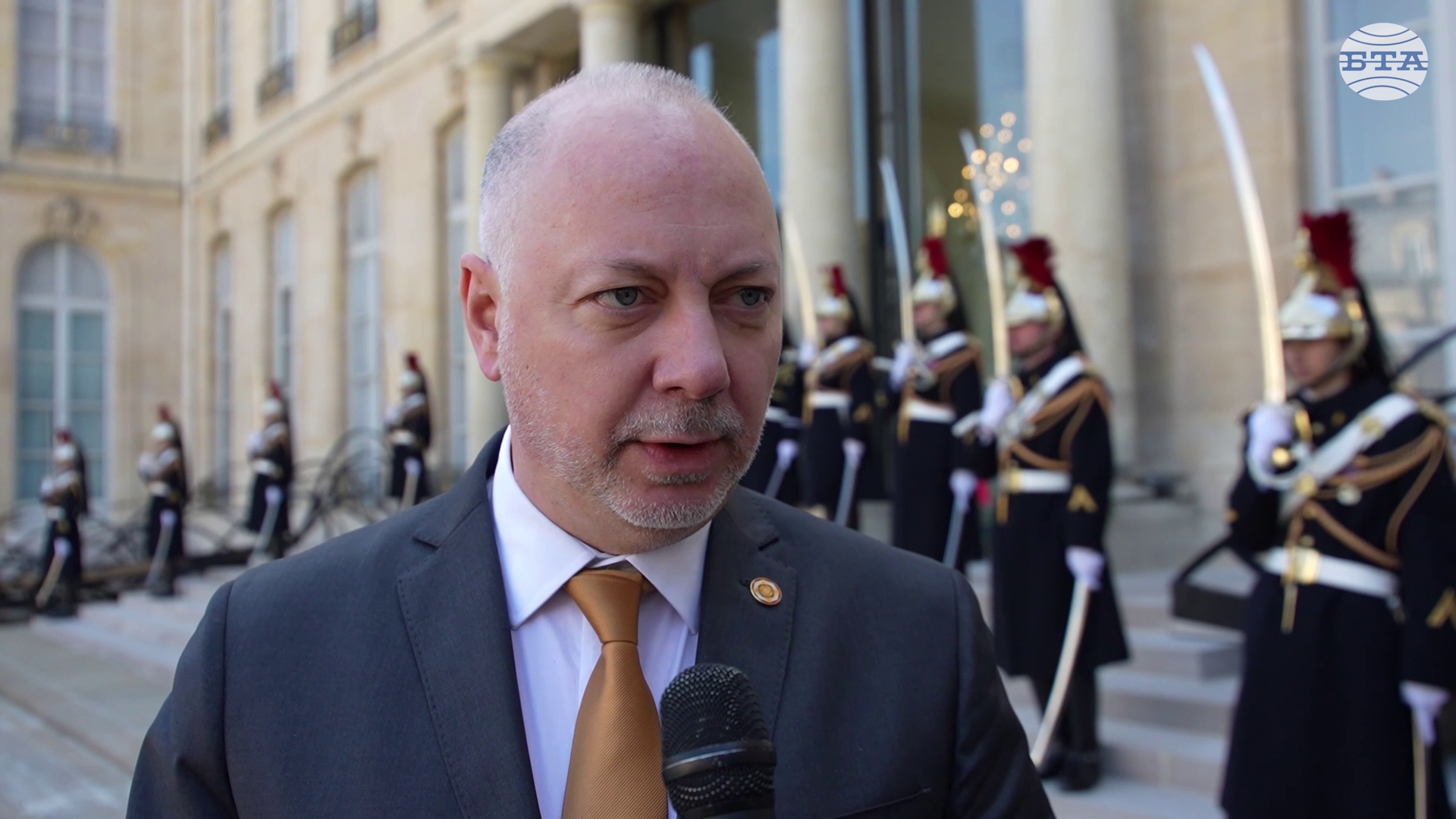 България предлага да е домакин на многонационален морски координационен център в западната част на Черно море, каза Росен Желязков в Париж България предлага да е домакин на многонационален морски координационен център в западната част на Черно море, каза Росен Желязков в Париж