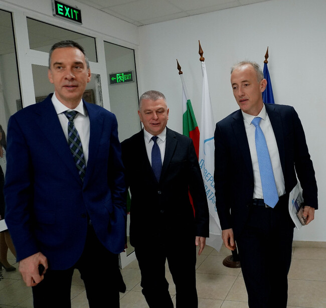 Министърът на образованието Красимир Вълчев участва в разширения академичен съвет на бургаския университет „Проф. д-р Асен Златаров"