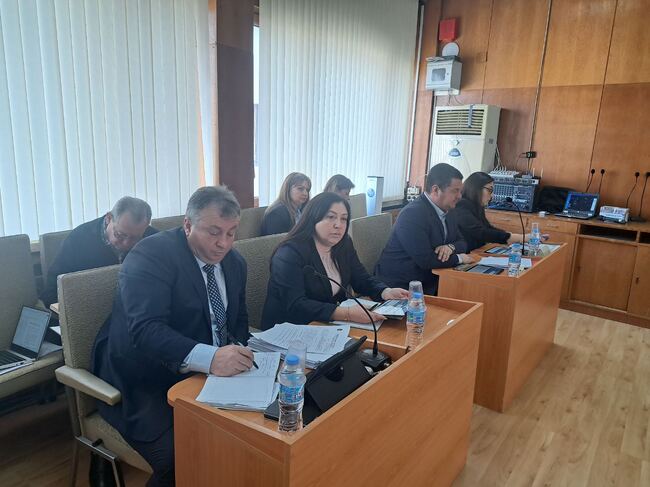 Община Шумен работи по обособяване на паркоместа и облагородяване около паметника в Марашката кория