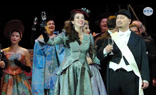 Валентин Ганев за „Веселата вдовица“ в Музикалния театър: Поднасяме оперетата на Лехар с щипка сюрреализъм