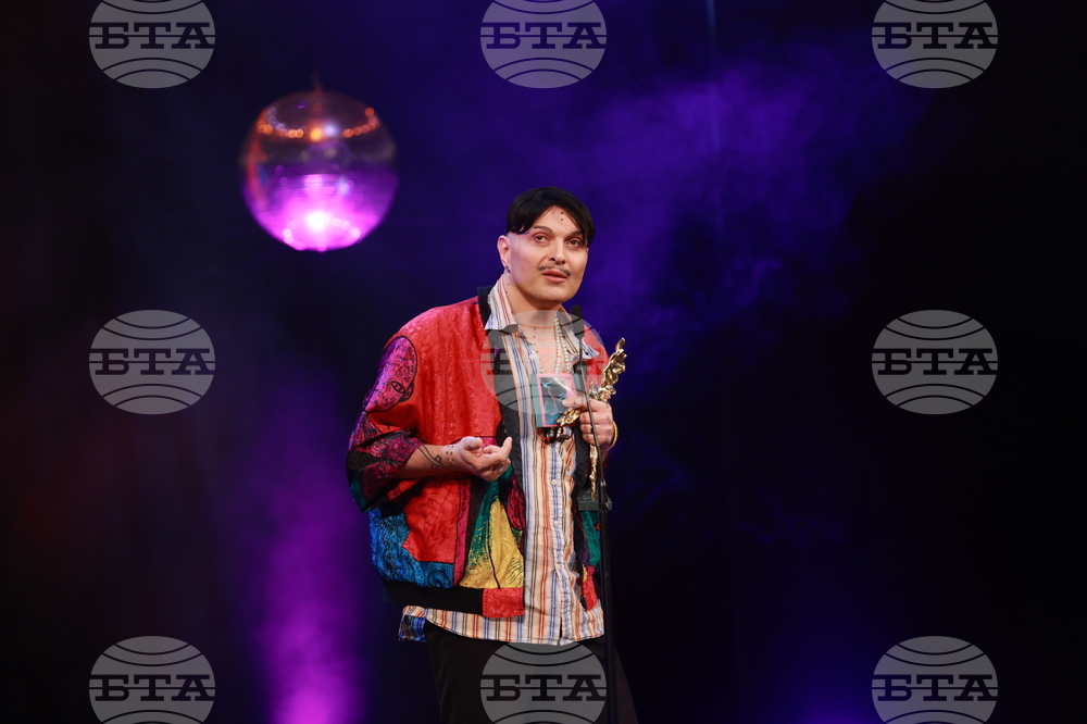 Награденият с "Икар" спектакъл на Иво Димчев Metch ще гостува за първи път в Бургас