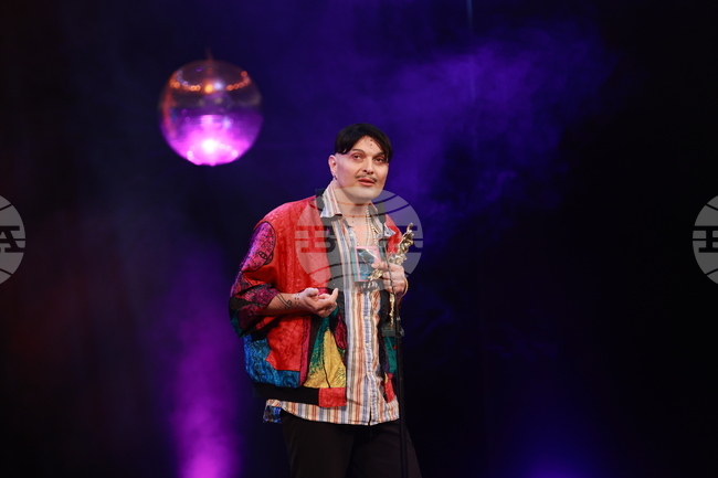 Награденият с "Икар" спектакъл на Иво Димчев Metch ще гостува за първи път в Бургас