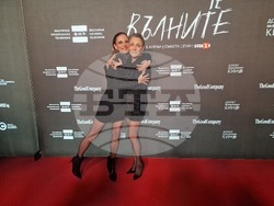 Предпремиера на „Те, вълните“.  Теодора Духовникова и Койна Русева. Снимка: Ваня Сухарова/БТА