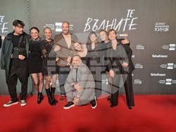 Предпремиера на „Те, вълните“.  Екипът на сериала. Снимка: Ваня Сухарова/БТА