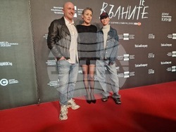 Предпремиера на „Те, вълните“.  Георги Тошев, Койна Русева и Мария Бакалова. Снимка: Ваня Сухарова/БТА