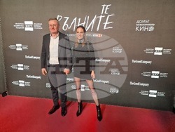 Предпремиера на „Те, вълните“.  Евтим Милошев и Теодора Духовникова. Снимка: Ваня Сухарова/БТА