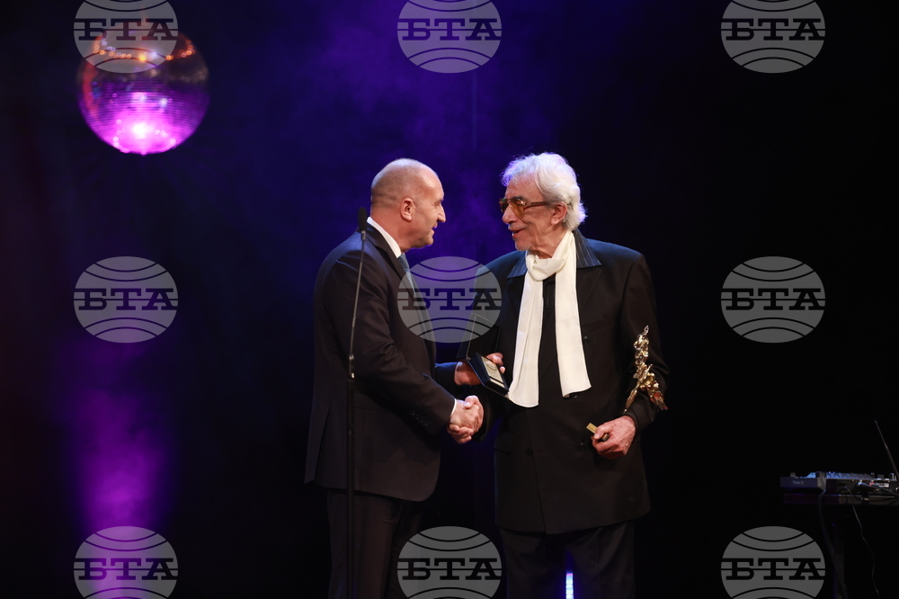 Награди  „Икар" - церемония