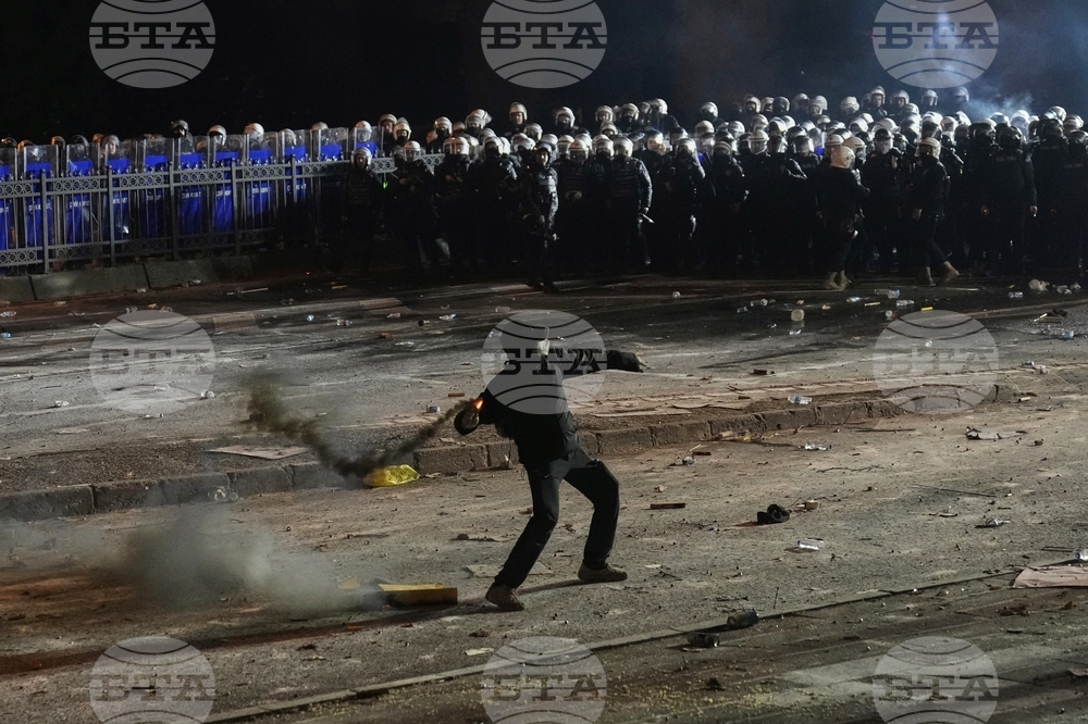 Задържани са още двама журналисти, отразявали протестите срещу ареста на кмета на Истанбул