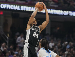 Spurs Cavaliers Basketball