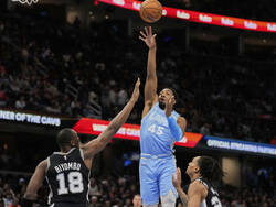 Spurs Cavaliers Basketball