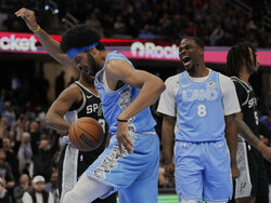 Spurs Cavaliers Basketball