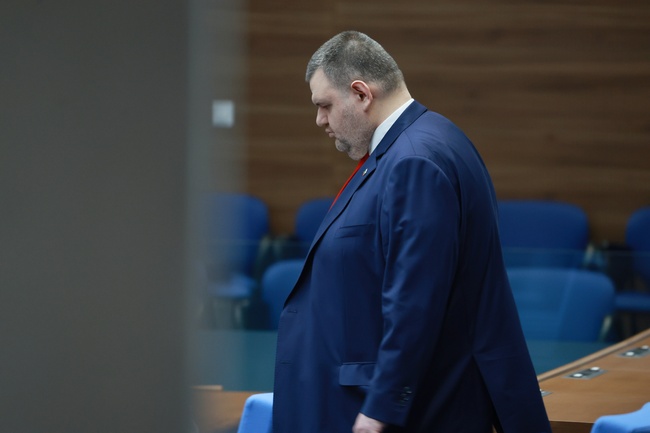 Кабинетът да се захваща със събирането на приходи, за да има средства за хората, настоя Делян Пеевски
