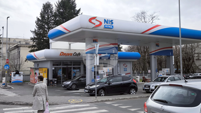 Има кандидат за придобиване на бензиностанциите на НИС в България 