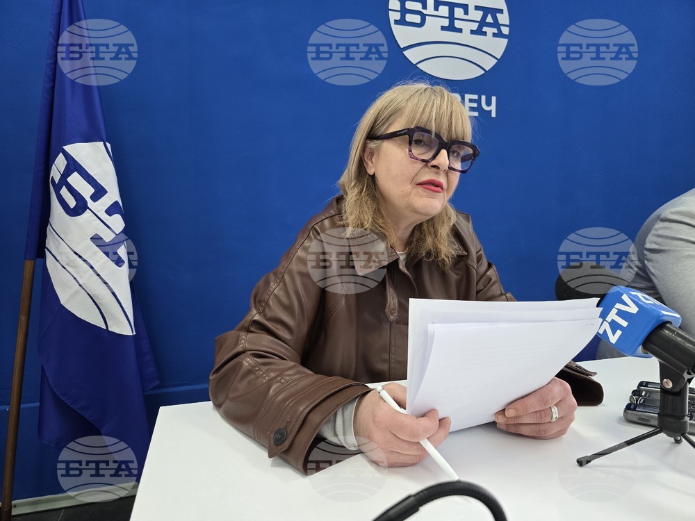 Регионалната библиотека в Ловеч е издала първи читателски карти на 52 деца до 14-годишна възраст от началото на годината досега