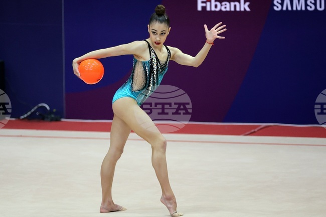 Националката Анастасия Калева направи дебют на турнира Гран При по художествена гимнастика в Марбея