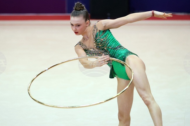 Магдалена Вълкова стана шампионка в многобоя при девойки старша възраст на Държавното първенство по художествена гимнастика категория Елит