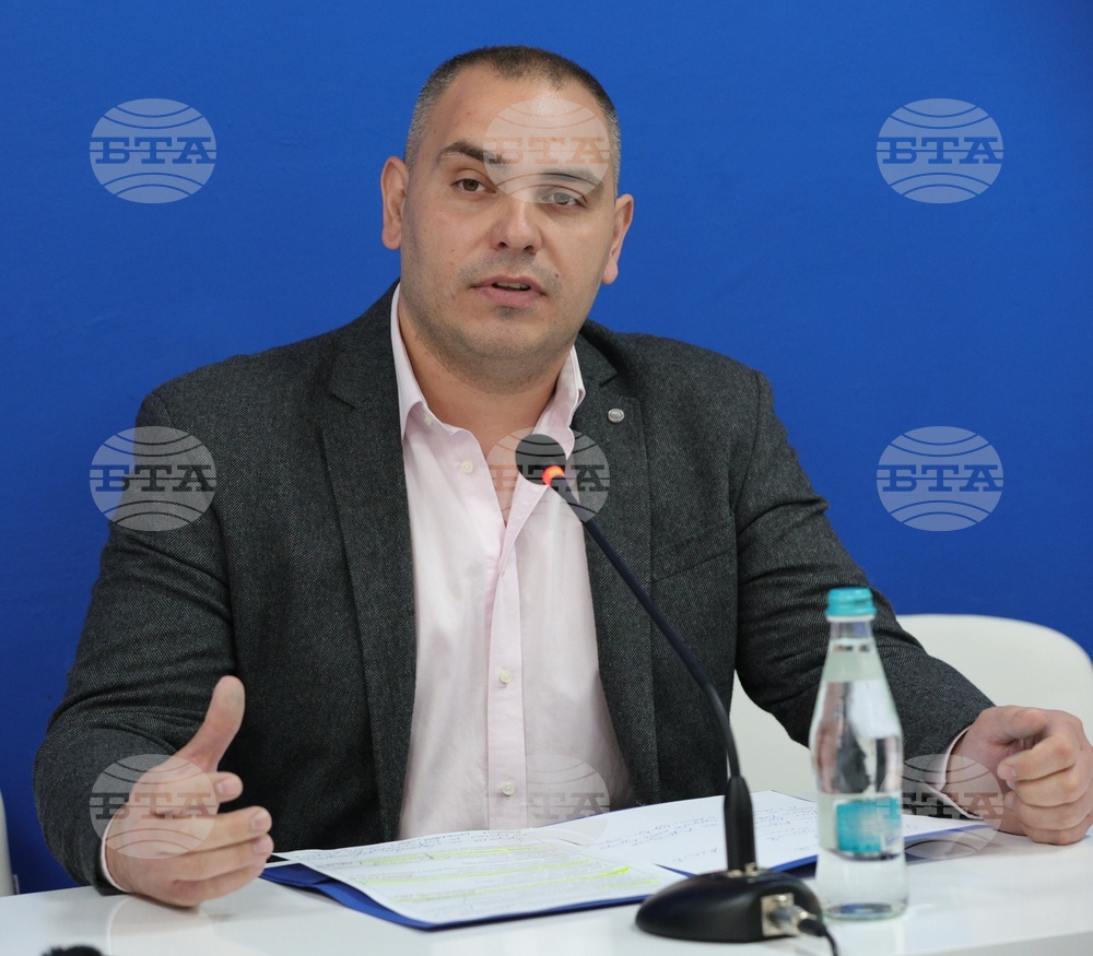 Капанският ансамбъл е явление в съвременната българска култура и е визитна картичка на Разград, каза директорът му Светослав Стойчев 