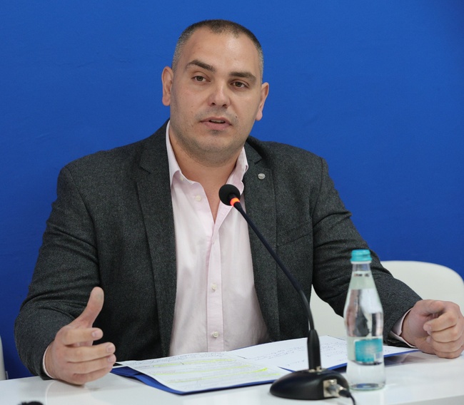Капанският ансамбъл е явление в съвременната българска култура и е визитна картичка на Разград, каза директорът му Светослав Стойчев