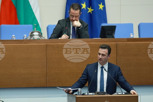 С промени в закона целим ЕРП-тата да не избягват компенсации на домакинствата чрез аварийно включване, каза министър Жечо Станков