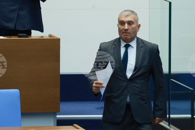 Трябва да развиваме на първо място своите въоръжени сили, заявяват от "Възраждане" по случай подписването на Договора от Вашингтон през 1949 г.