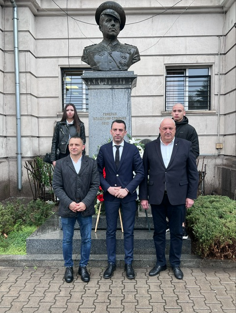 ММС: Министър Иван Пешев почете 133-годишнината от рождението на ген. Владимир Стойчев