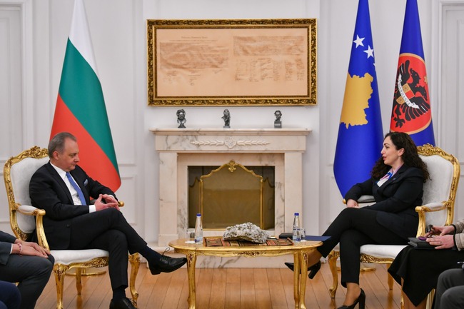 Извънредният и пълномощен посланик на България в Косово Христо Краевски връчи акредитивните си писма на Президента на Република Косово Вьоса Османи-Садриу