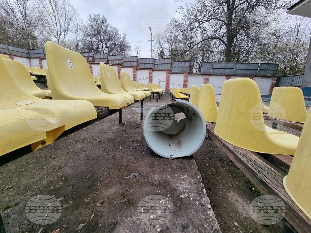 Перник - лятно кино - вандалска проява