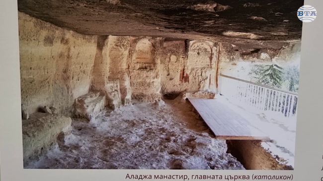 Археологът проф. Георги Атанасов представи в Силистра новата си книга за скални култови паметници