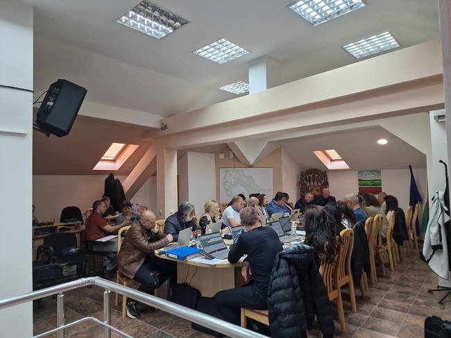 Общинският съвет в Ихтиман гласува да бъдат ограничени електрическите тротинетки в паркове и градинки