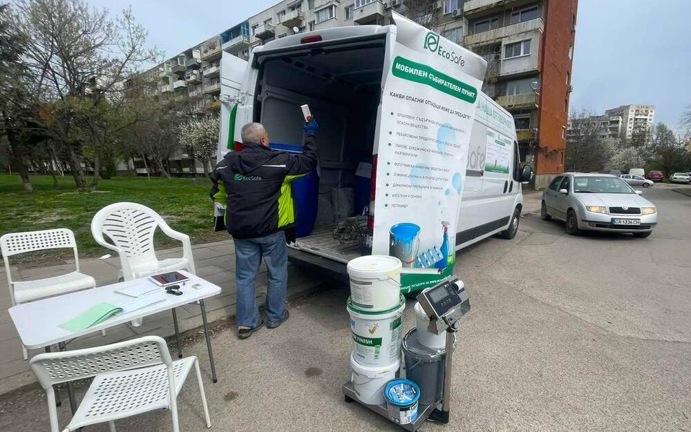 Близо 1,3 тона опасни отпадъци предадоха разделно жителите на районите "Младост" и "Лозенец" в един ден, съобщиха от Столичната община