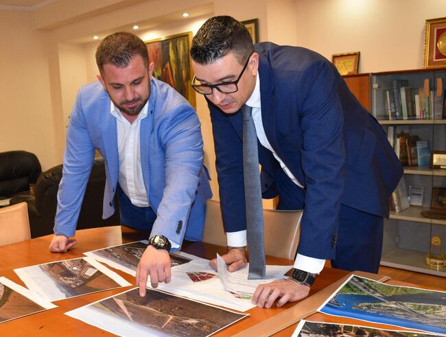 Развитието на индустриалните зони е приоритет, за да привлечем нови високотехнологични инвестиции в България, заяви икономическият министър