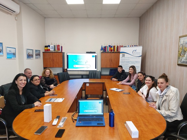 Ученици от Младежкия парламент в Русе се запознаха с иновациите в хидрографията по време на кампанията „Детективи на европейски проекти“