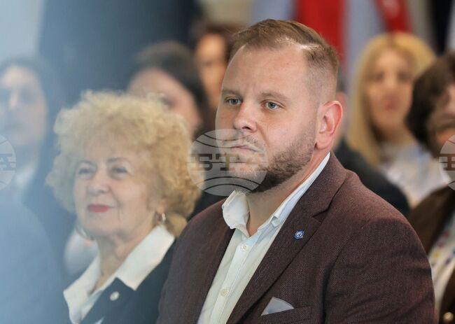 Заместник-министър Петър Младенов изрази благодарност към доброволците на БМЧК за ключовата им роля в справянето с предизвикателствата 