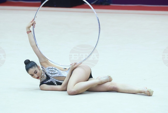 Ева Брезалиева заема трето място във временното класиране в многобоя на Световната чалъндж купа по художествена гимнастика в Портимао