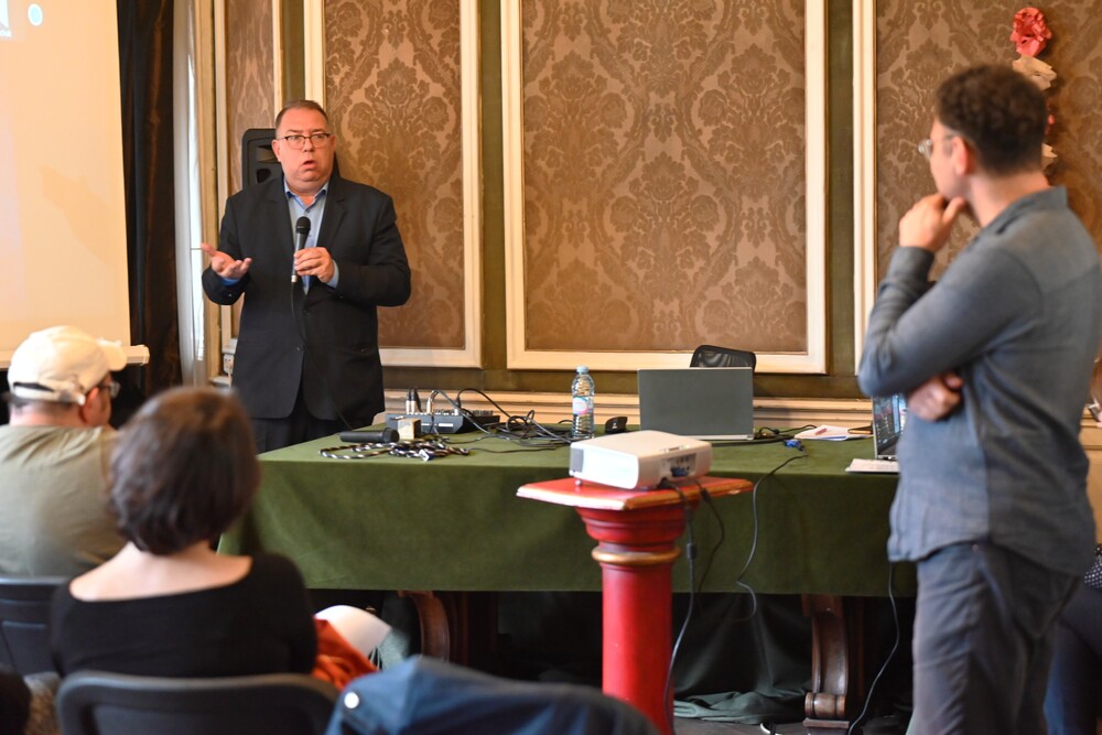 Изследователи, общественици и студенти участваха в кръгла маса за смяната на имената на мюсюлманите в България през тоталитарния режим