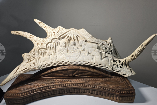 Плевен - изложба - дърворезба