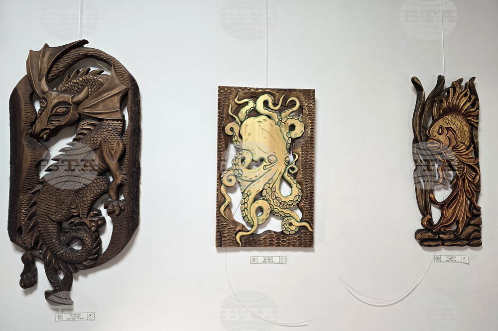 Плевен - изложба - дърворезба