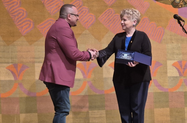 Анжела Димчева е носителят на Националната награда за литературна критика "Нешо Бончев"