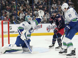 Canucks Blue Jackets Hockey