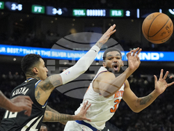 Knicks Bucks Basketball