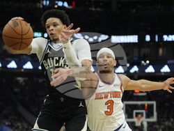 Knicks Bucks Basketball