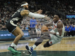 Knicks Bucks Basketball